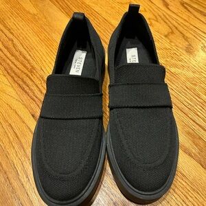 Black loafers Steven New York